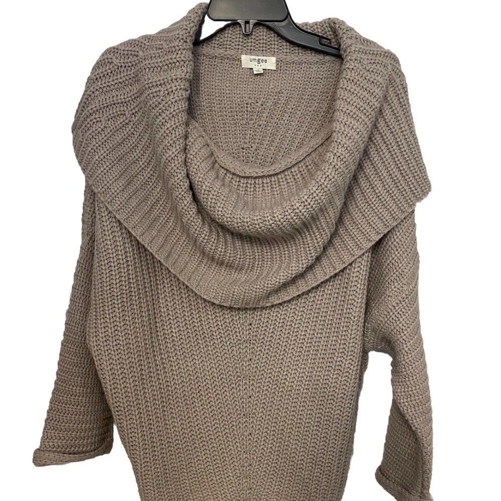Umgee Women's Beige Cowl Neck Sweater medium